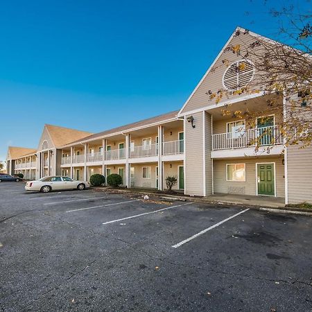 Hometowne Studios By Red Roof Spartanburg - Asheville Highway Southern Shops Dış mekan fotoğraf