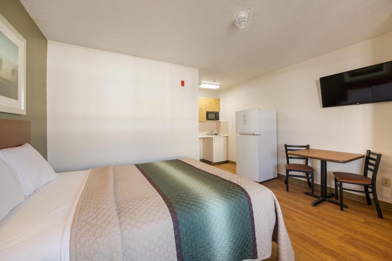 Hometowne Studios By Red Roof Spartanburg - Asheville Highway Southern Shops Dış mekan fotoğraf