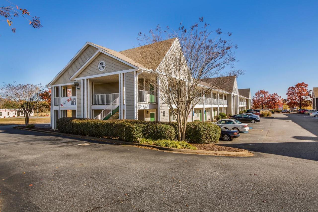 Hometowne Studios By Red Roof Spartanburg - Asheville Highway Southern Shops Dış mekan fotoğraf