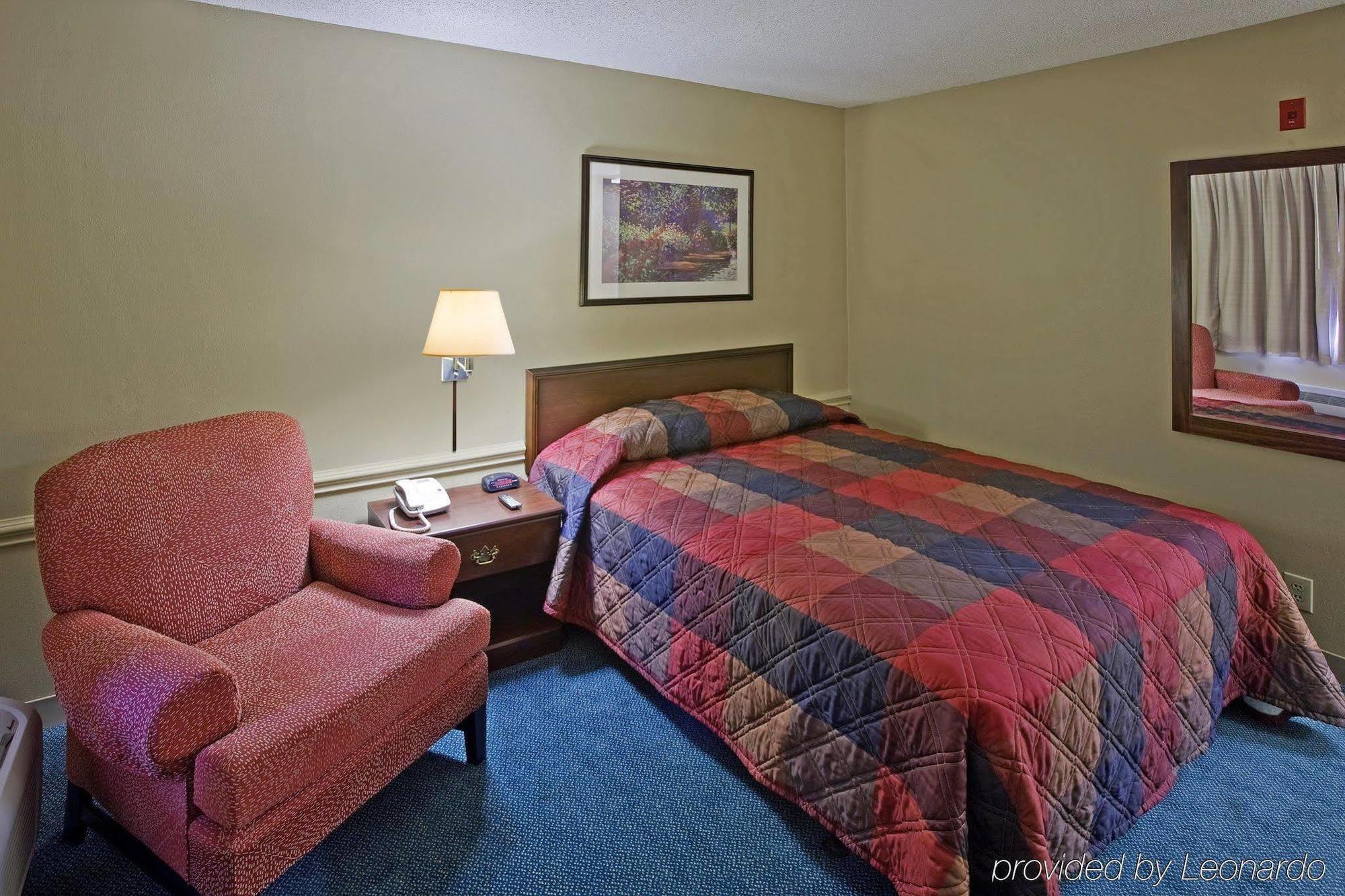 Hometowne Studios By Red Roof Spartanburg - Asheville Highway Southern Shops Dış mekan fotoğraf